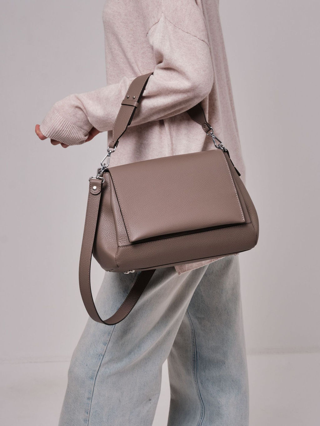 Сумка кожаная сэтчел Deboro 30923 тауп