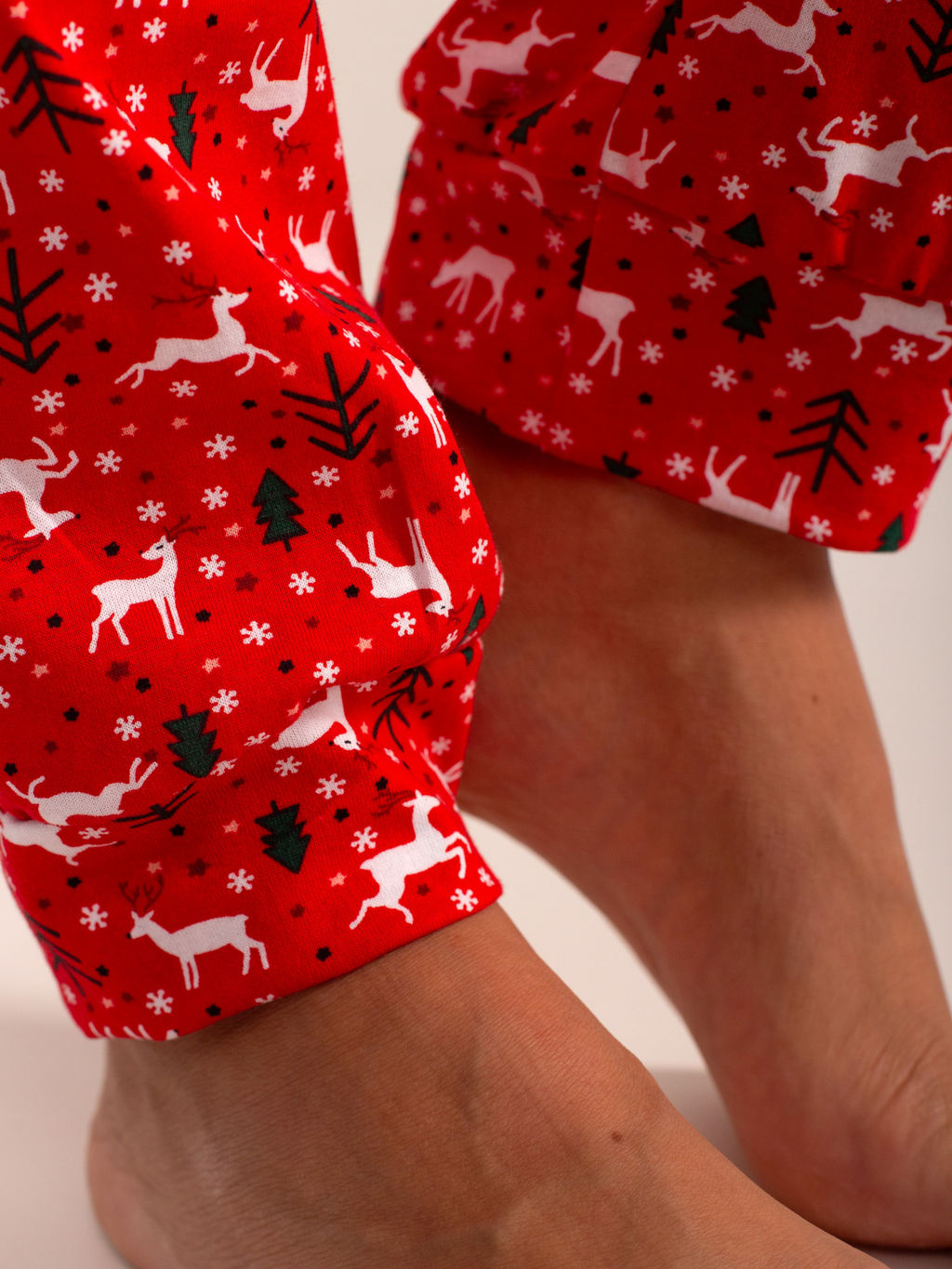 Костюм женский кулирка с брюками "ЗИМНИЙ ЛЕС" КРАСНЫЙ