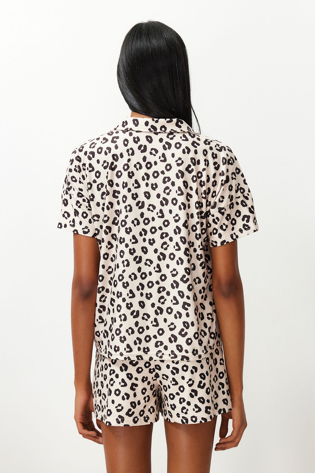 Trendyolmilla Bej-Cok Renkli Leopar Desenli Sortlu Orme Pijama Tak?m? THMSS24PT00285  фото 6