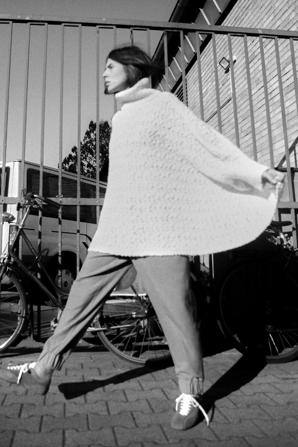 OPENWORK KNIT PONCHO SWEATER - Zara фото 3