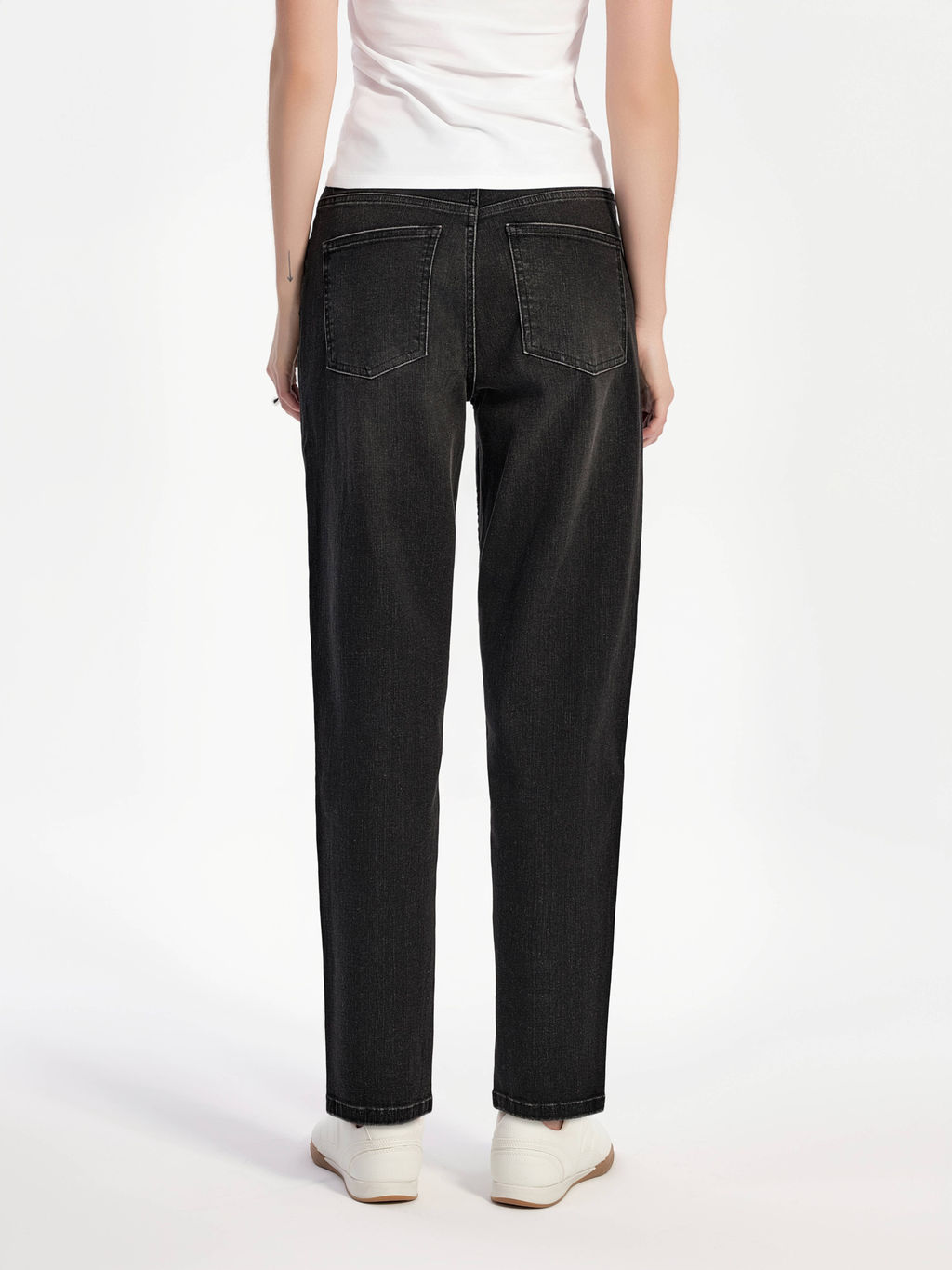 CONTE Чёрные джинсы Basic relaxed с эффектом потёртостей из eco-friendly денима CON-832 washed black - Conte elegant фото 5