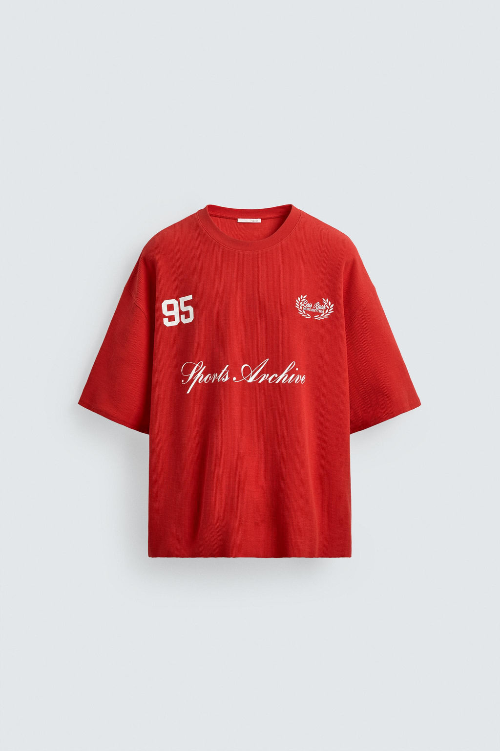 CAMISETA ESTRUCTURA BORDADOS COMBINADOS / Rojo