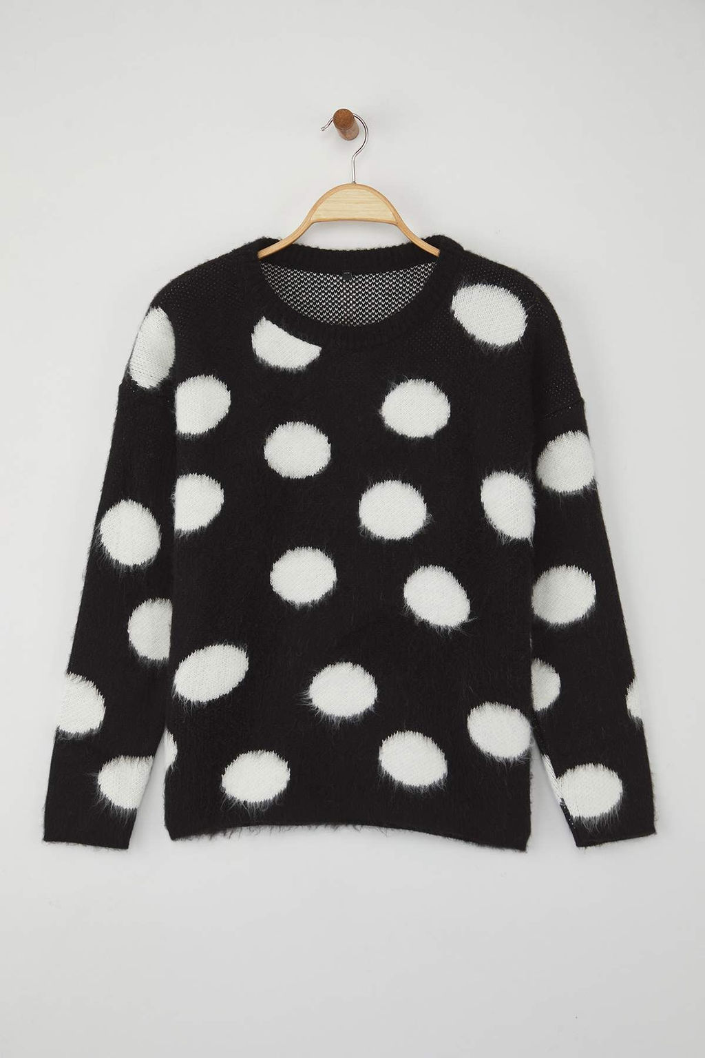 Siyah Genis Kal?p Yumusak Dokulu Puantiyeli Triko Kazak TWOAW26KZ00225 - Trendyolmilla фото 5