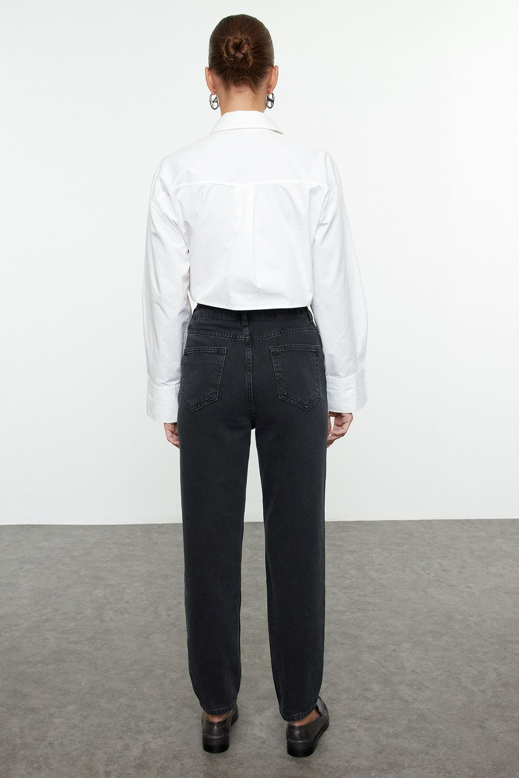 Siyah Tasl? Yuksek Bel Mom Jeans TWOAW25JE00255 - Trendyolmilla фото 5