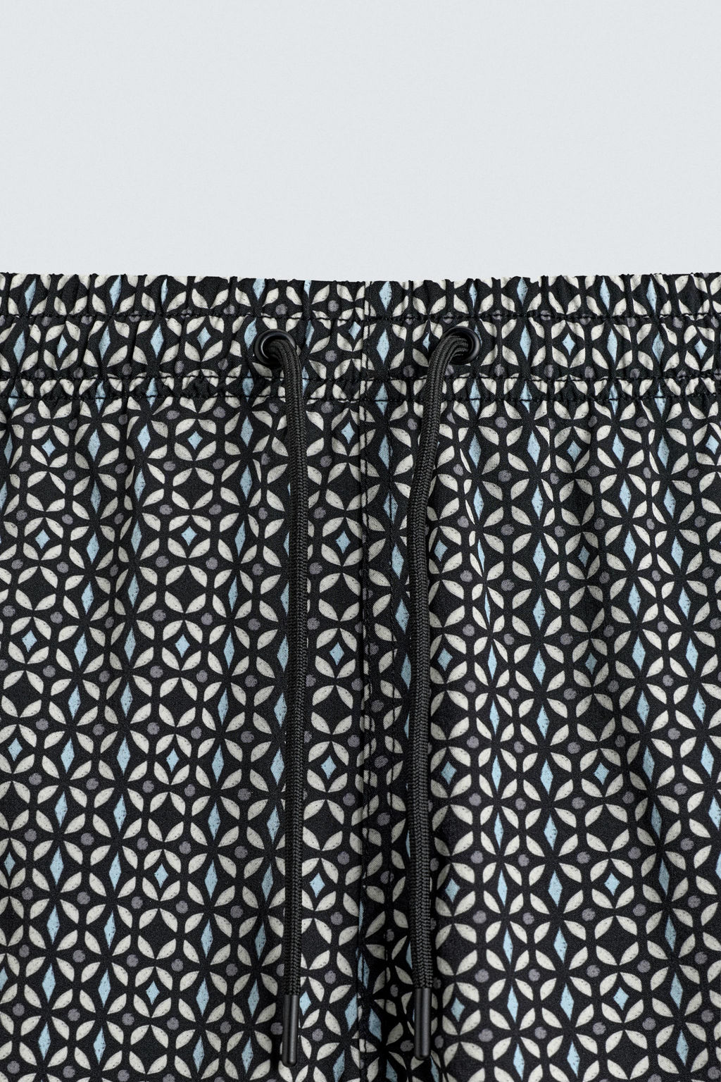 BA?ADOR CORTO ESTAMPADO GEOM?TRICO / Negro - Zara фото 3
