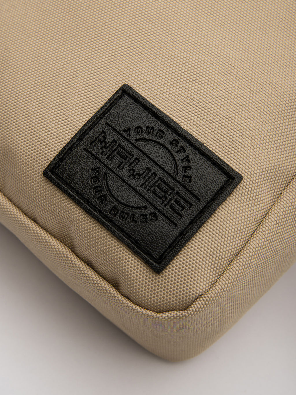 V08S 001 25 Сумка мессенджер