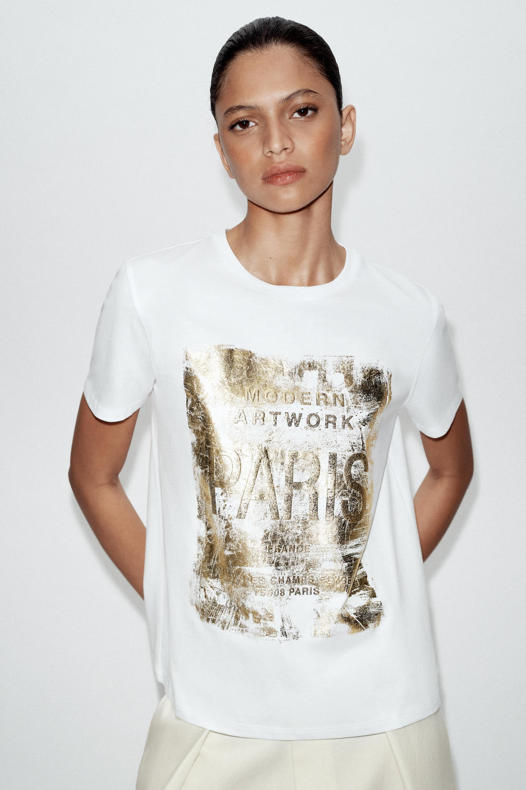 CAMISETA METALIZADA MANGA CORTA / Dorado