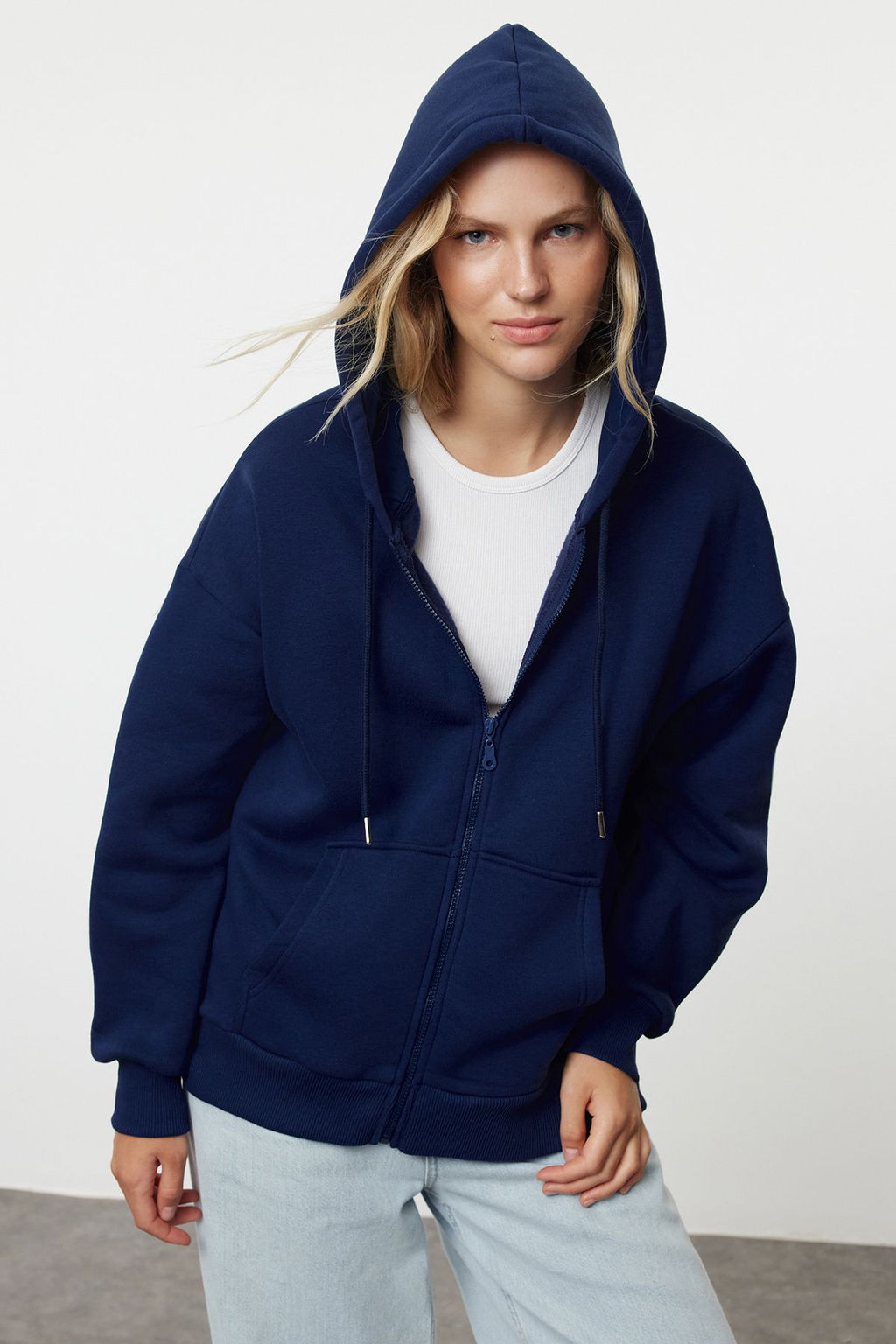 Koyu Lacivert Oversize/Rahat Kesim Fermuarl? Kal?n Ici Polarl? Orme Sweatshirt TWOAW24SW00188