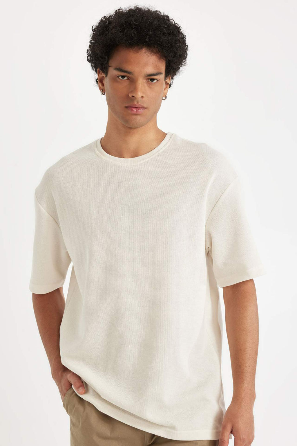 Comfort Regular Fit Rahat Kesim Bisiklet Yaka K?sa Kollu Ag?r Kumas Basic Duz Tisort - Defacto фото 4