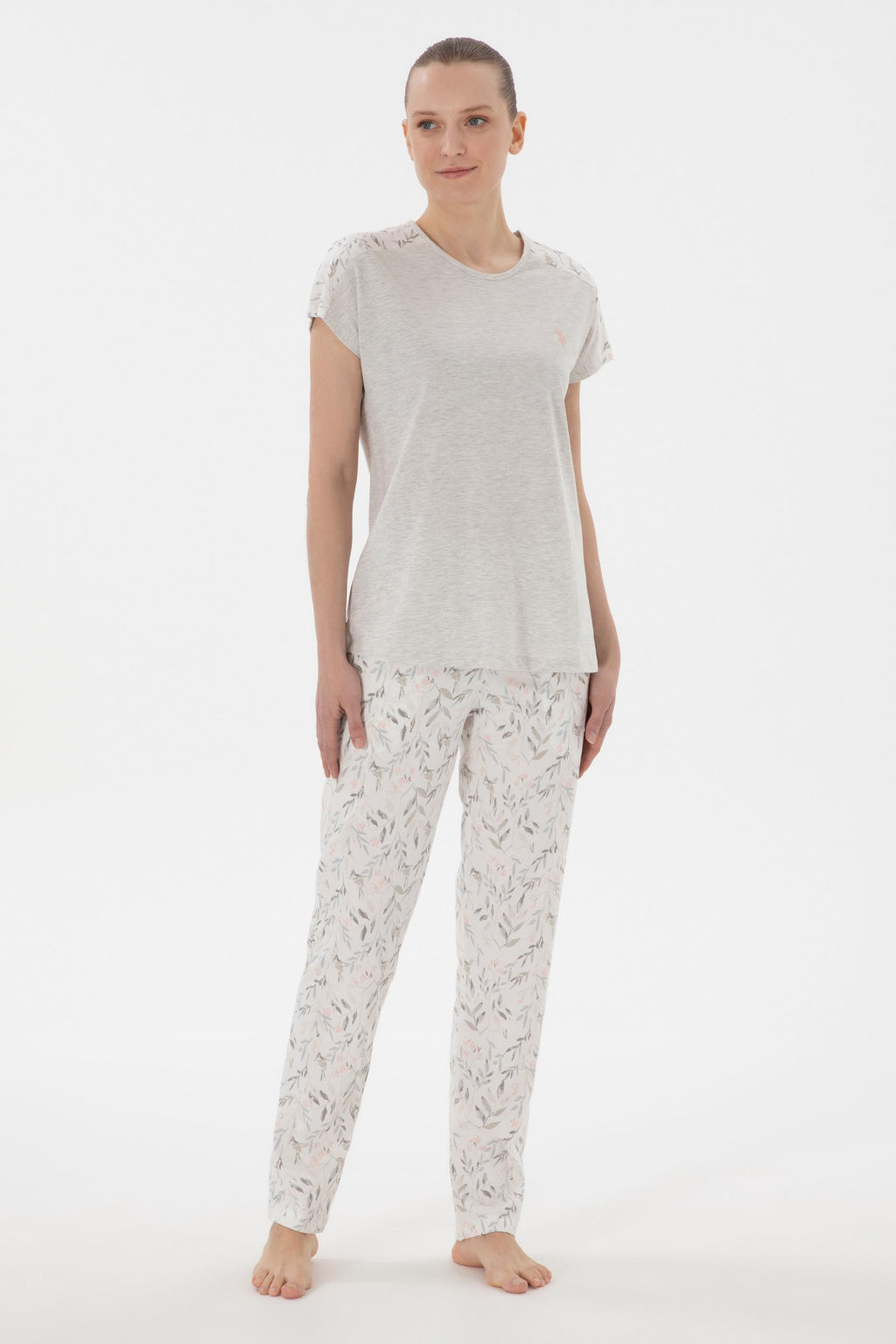 Kad_n Ekru Pijama Tak_m_ Sepette S_rpriz _ndirim