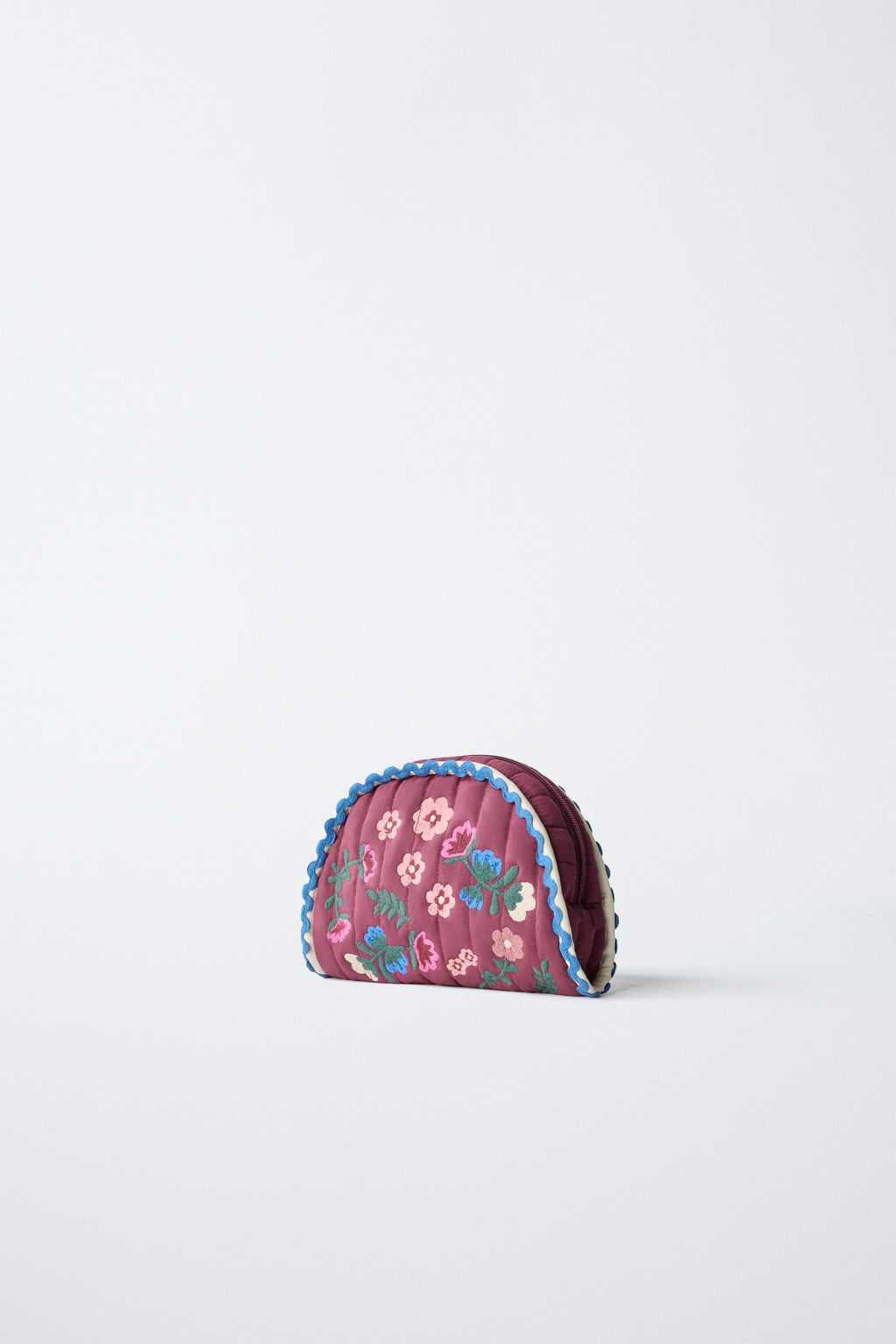 EMBROIDERED TOILETRY BAG