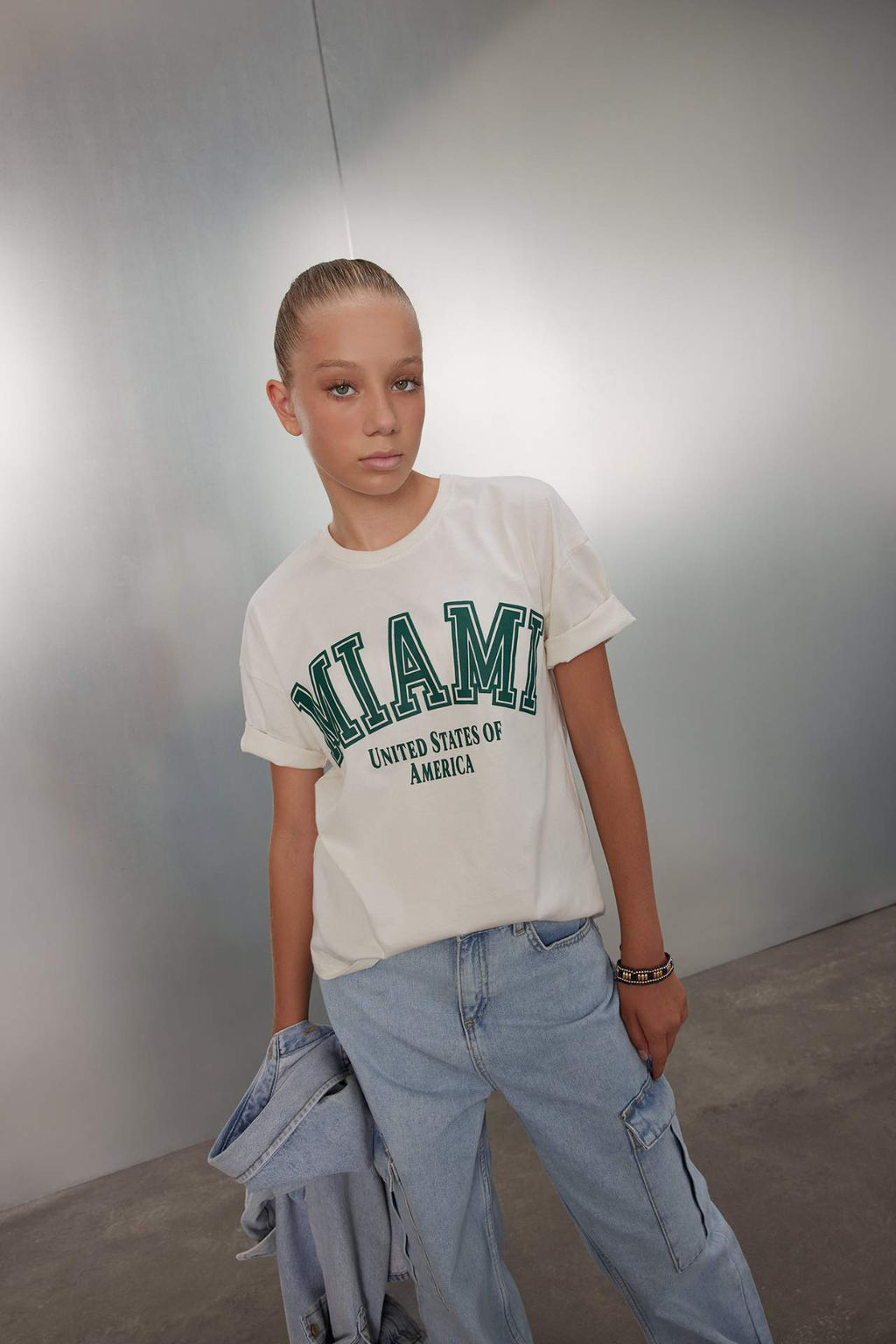 K?z Cocuk Relax Fit Bisiklet Yaka Yaz? Bask?l? K?sa Kollu Okul Tisortu - Defacto фото 2