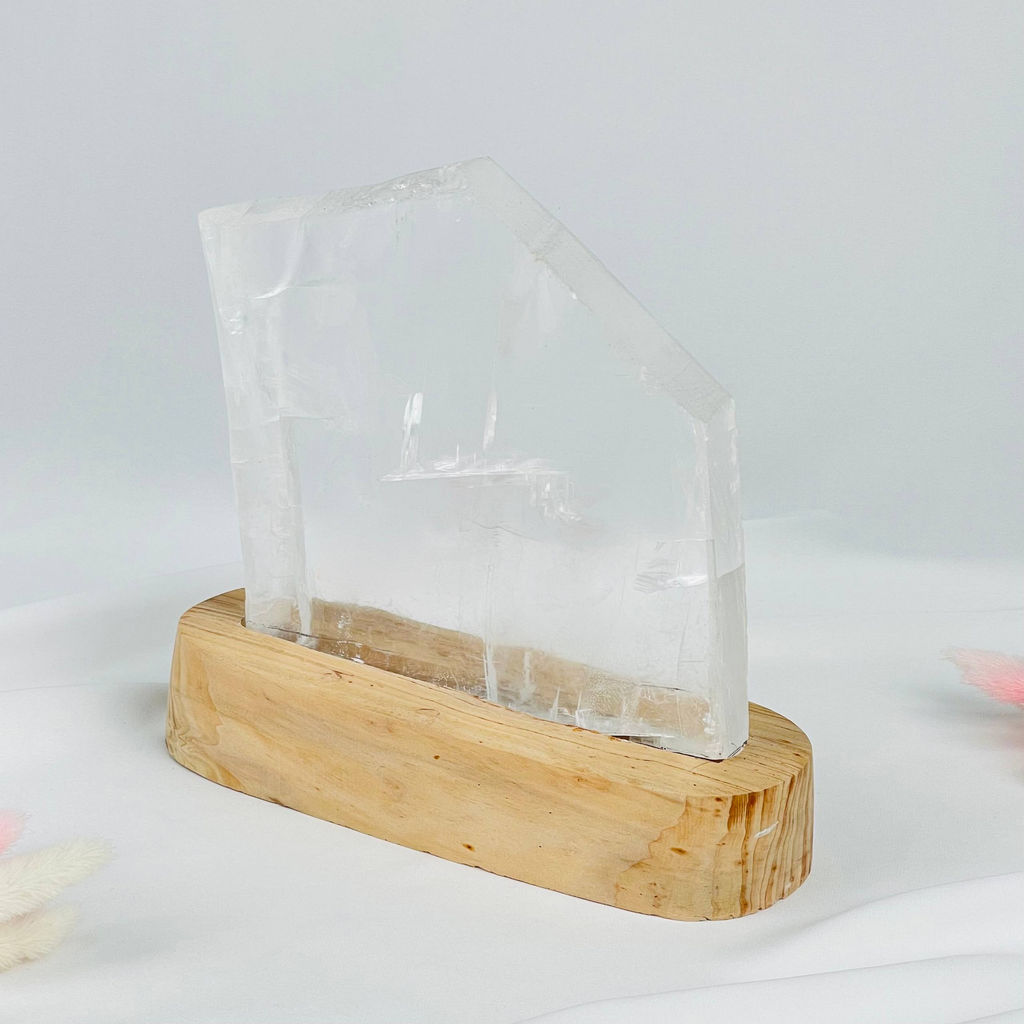 Срез Селенита на подставке - Радуга самоцветов фото 2