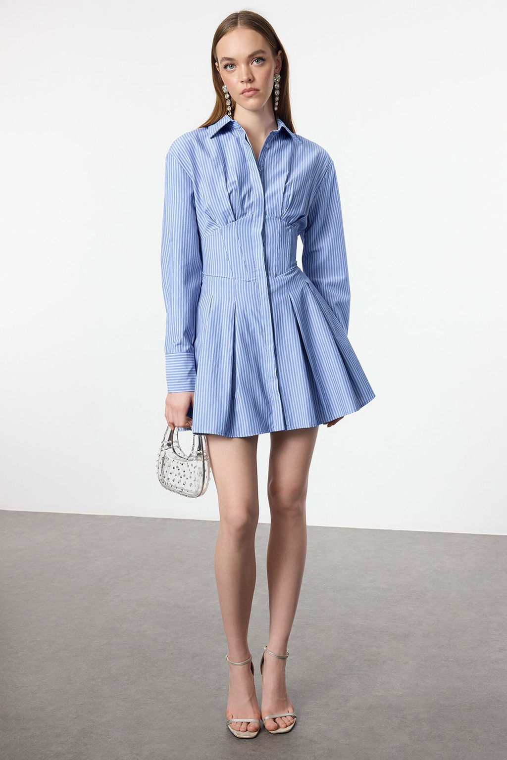 TRENDYOLMILLA Siyah Korse Detayl? Poplin K?sa Elbise TPRAW25EL00108 фото 2