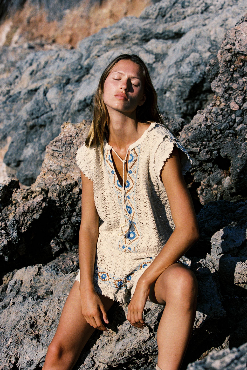 EMBROIDERED CROCHET TOP