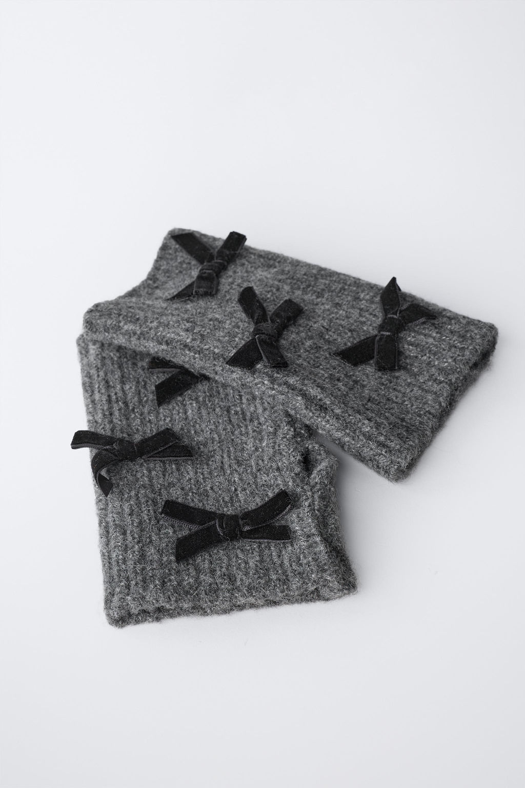 KNITTED MITTENS WITH VELVET BOWS - Zara фото 2