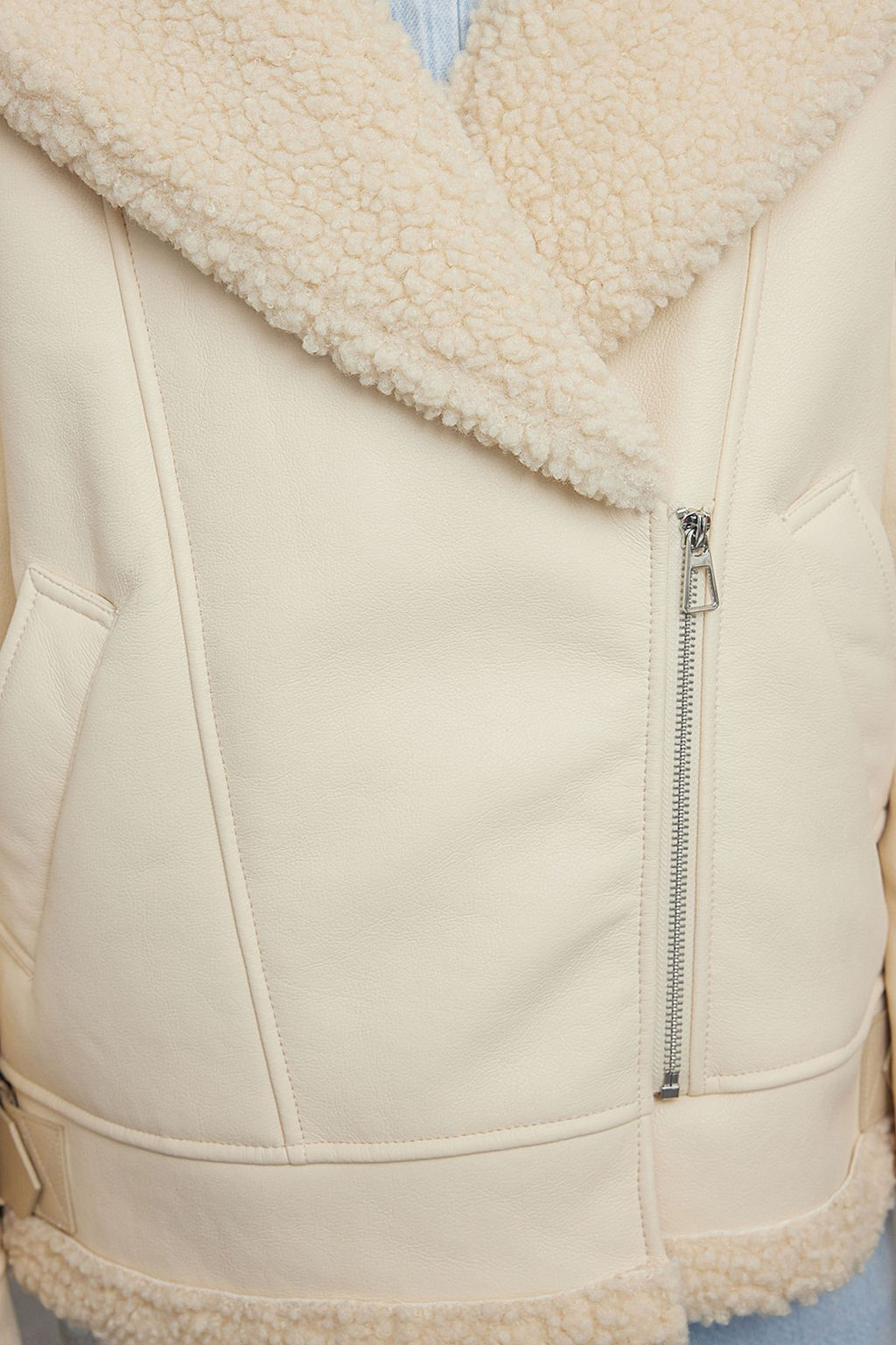 Siyah Regular Kal?p Pelus Detayl? Suni Deri Biker Ceket Mont TWOAW25MO00037 - Trendyolmilla фото 4