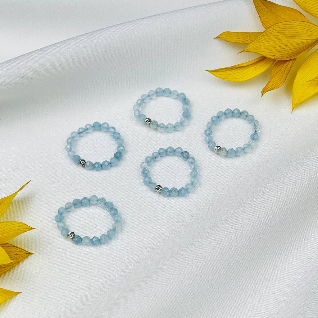 Кольцо на резинке из Аквамарина 17 р.