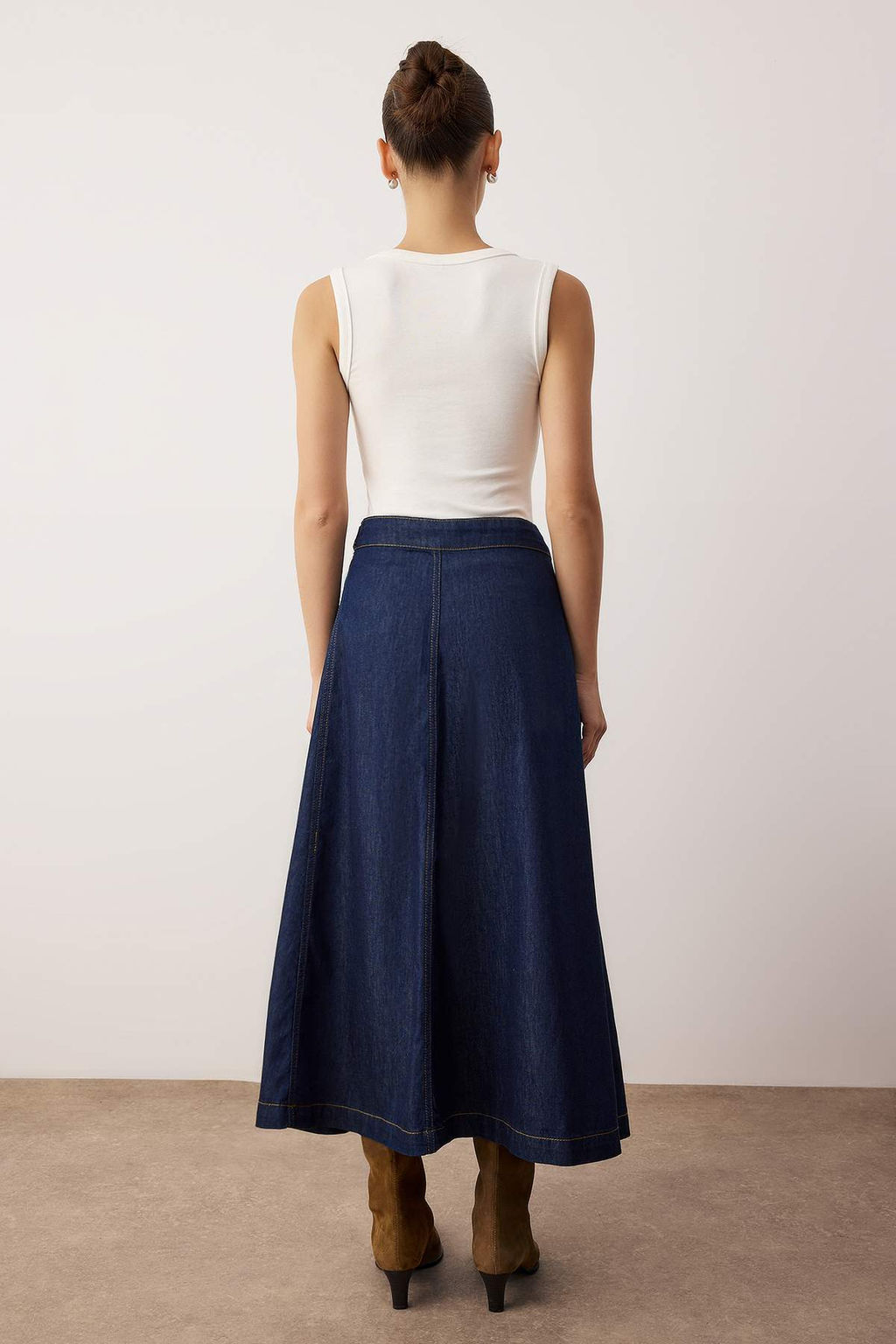 Koyu Mavi Kemer Detayl? Midi Denim Etek TWOAW26ET00120 - Trendyolmilla фото 4