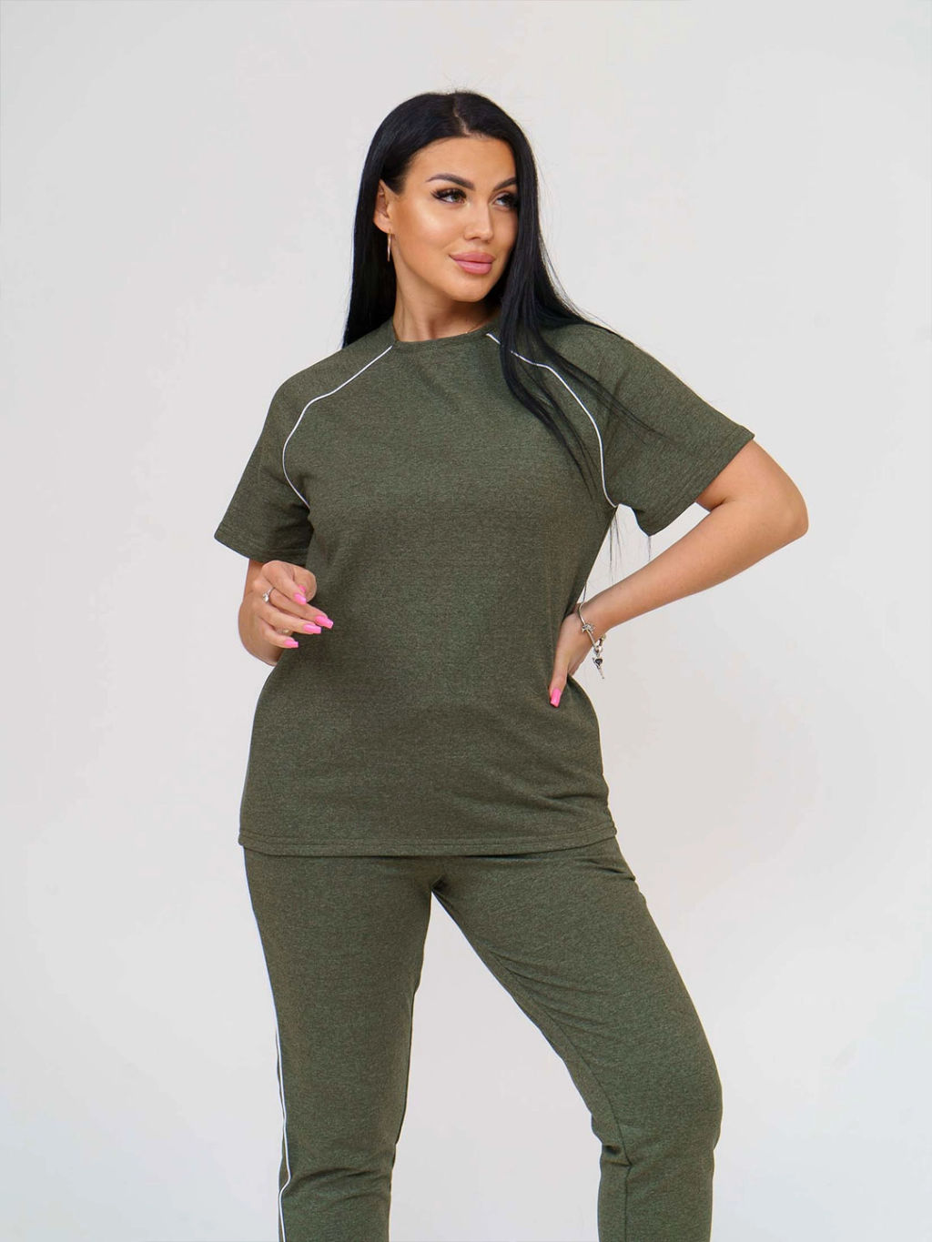 Костюм женский, цвет хаки