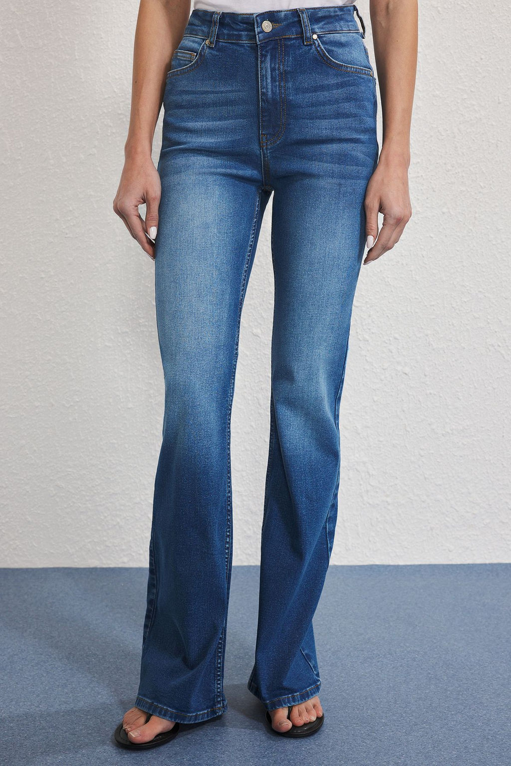 TRENDYOLMILLA Koyu Mavi Yuksek Bel Flare Jeans TWOSS25JE00109  фото 8