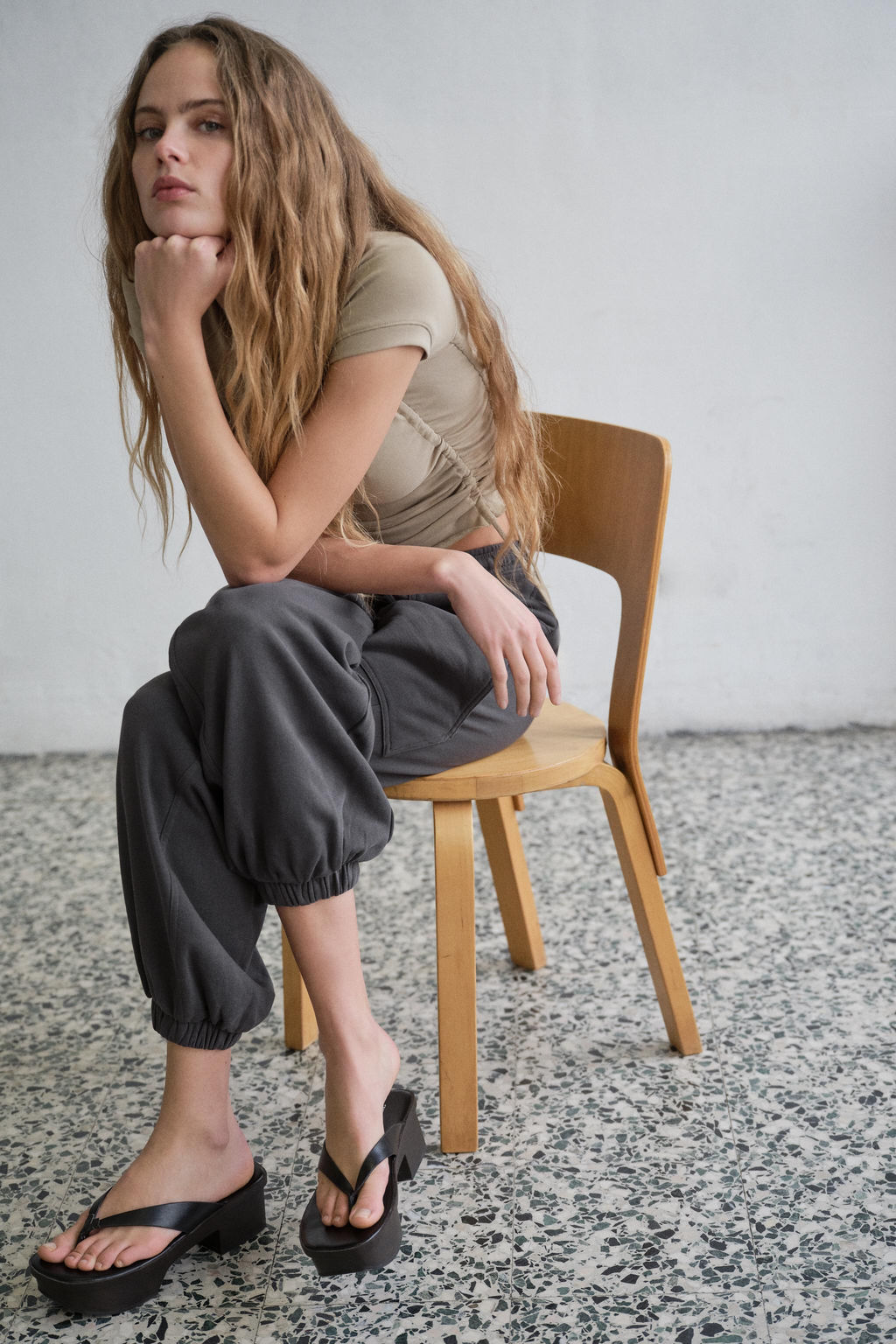 PANTAL?N JOGGER BOLSILLOS / Plomo - Zara фото 5