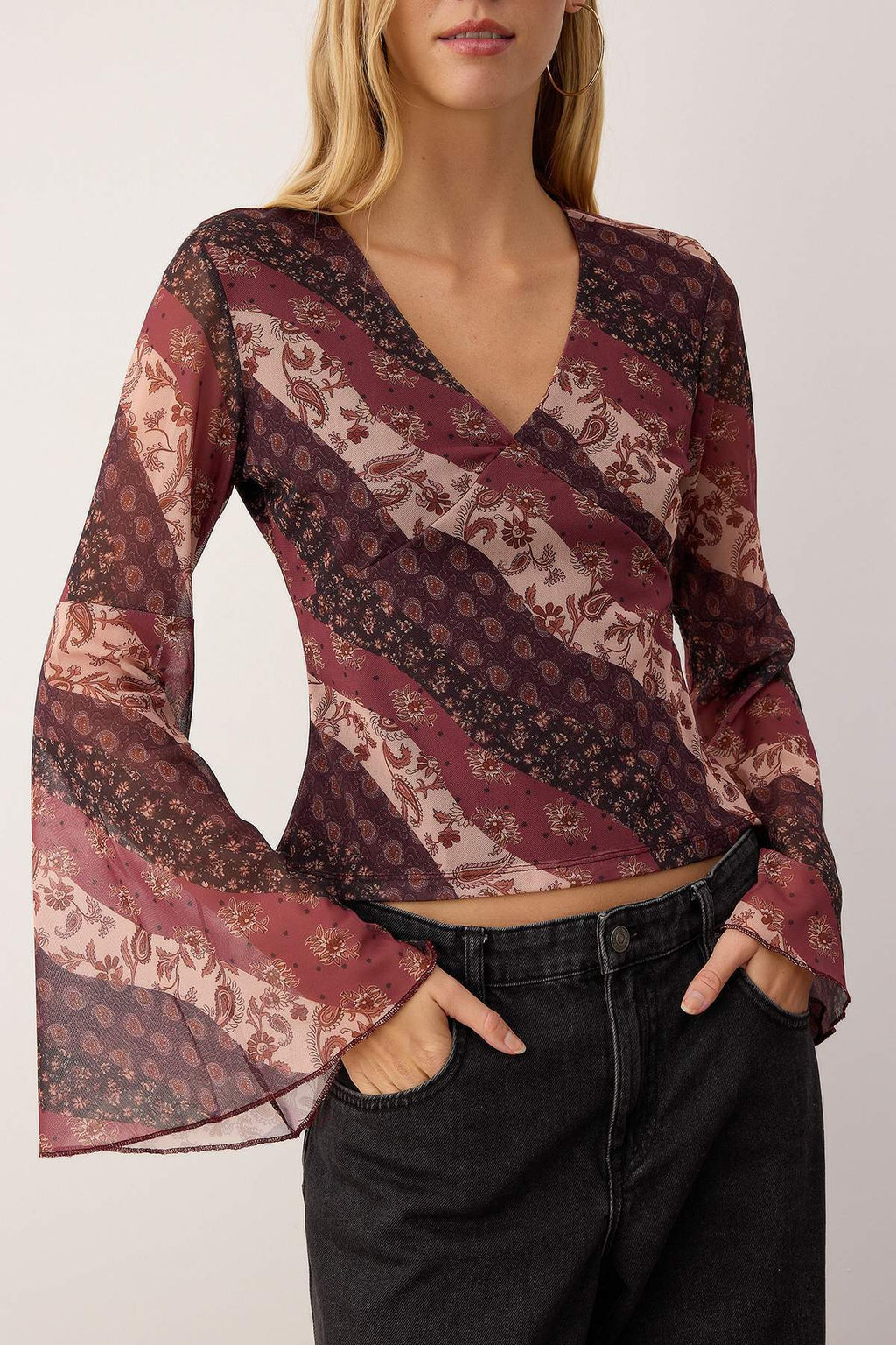 Cok Renkli Boho/Boho Chic Bask?l? V yaka Ispanyol Kol Tul Esnek Orme Bluz TWOAW26BZ00239