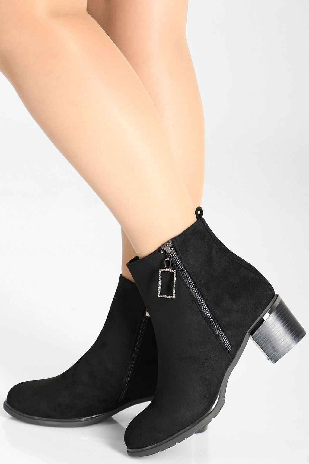 Ботинки из искусственной замши