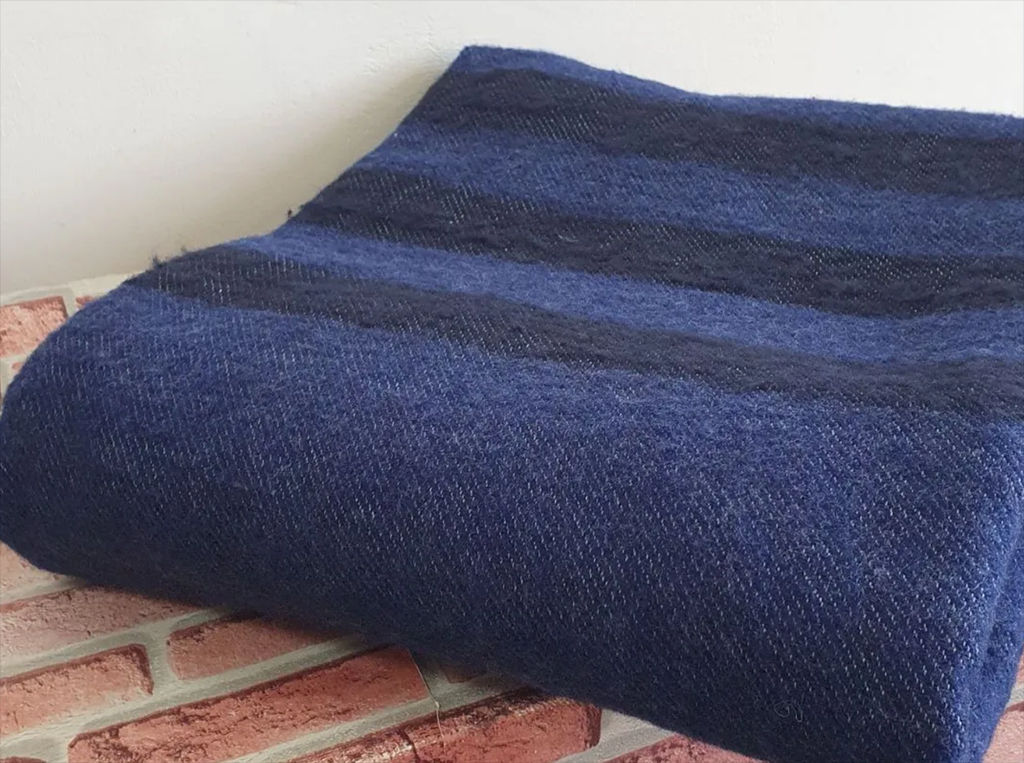 Одеяло п/шерсть 70% "А" 140*205 пл 400 цв темно-синий