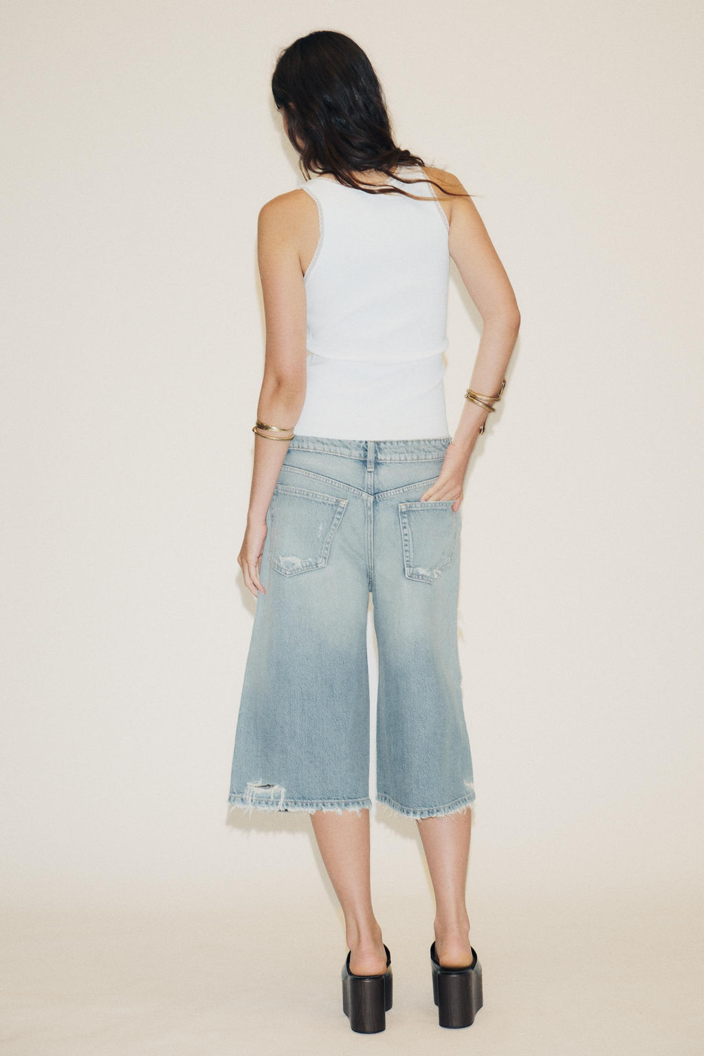 RIPPED TRF BAGGY DENIM BERMUDA JORTS - Zara фото 4