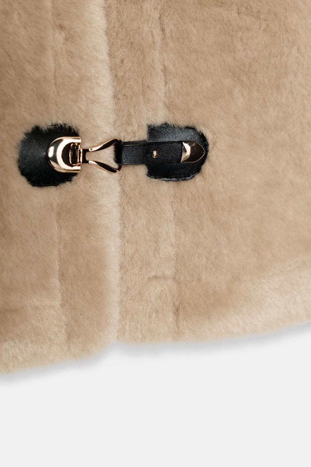 FAUX SHEARLING GILET WITH TOGGLES - Zara фото 8