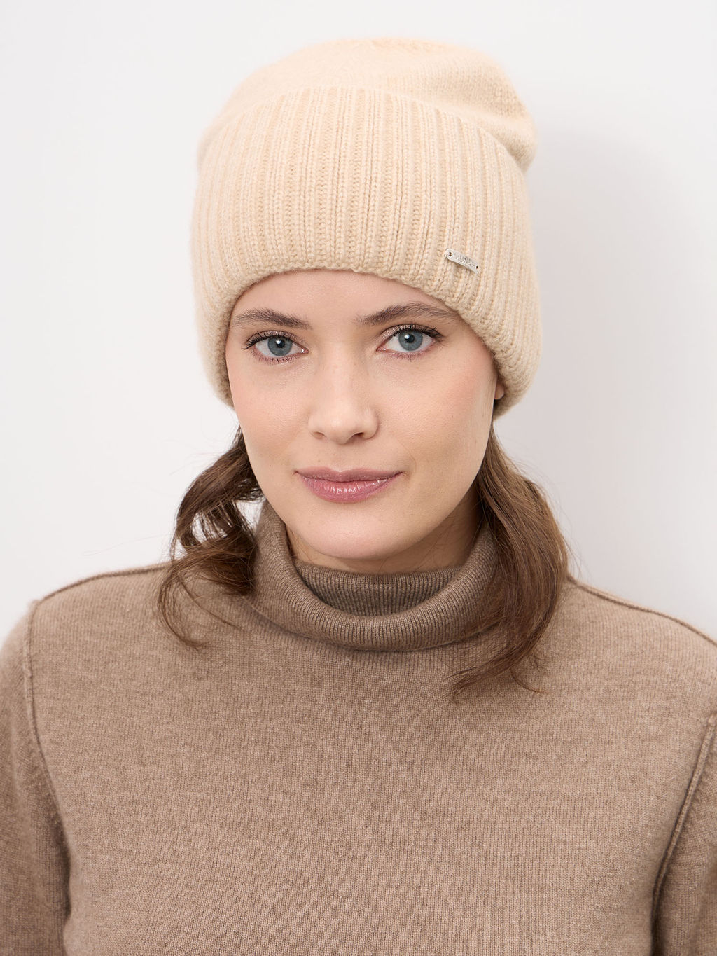 Шапка из кашемира 04301 бежевая