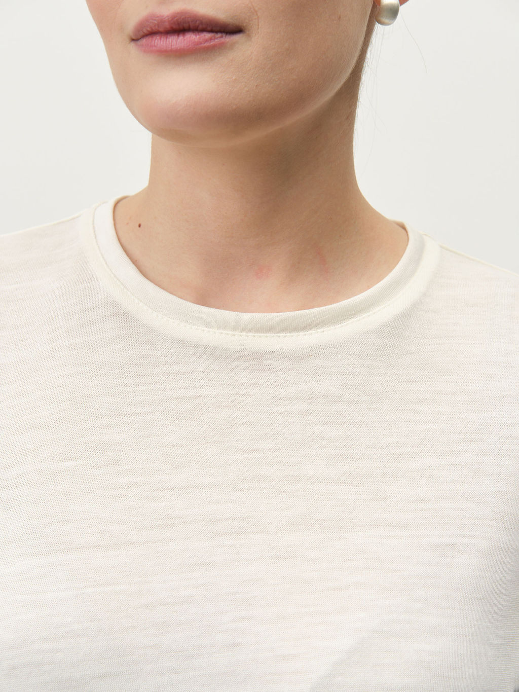 Футболка из крапивы 2882 молочная