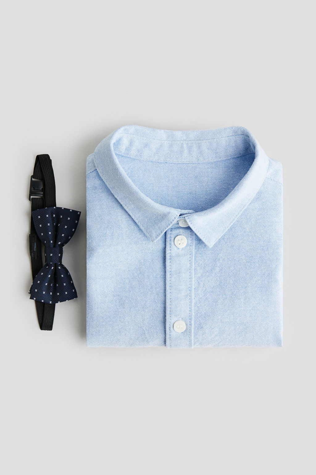 Conjunto de camisa y pajarita