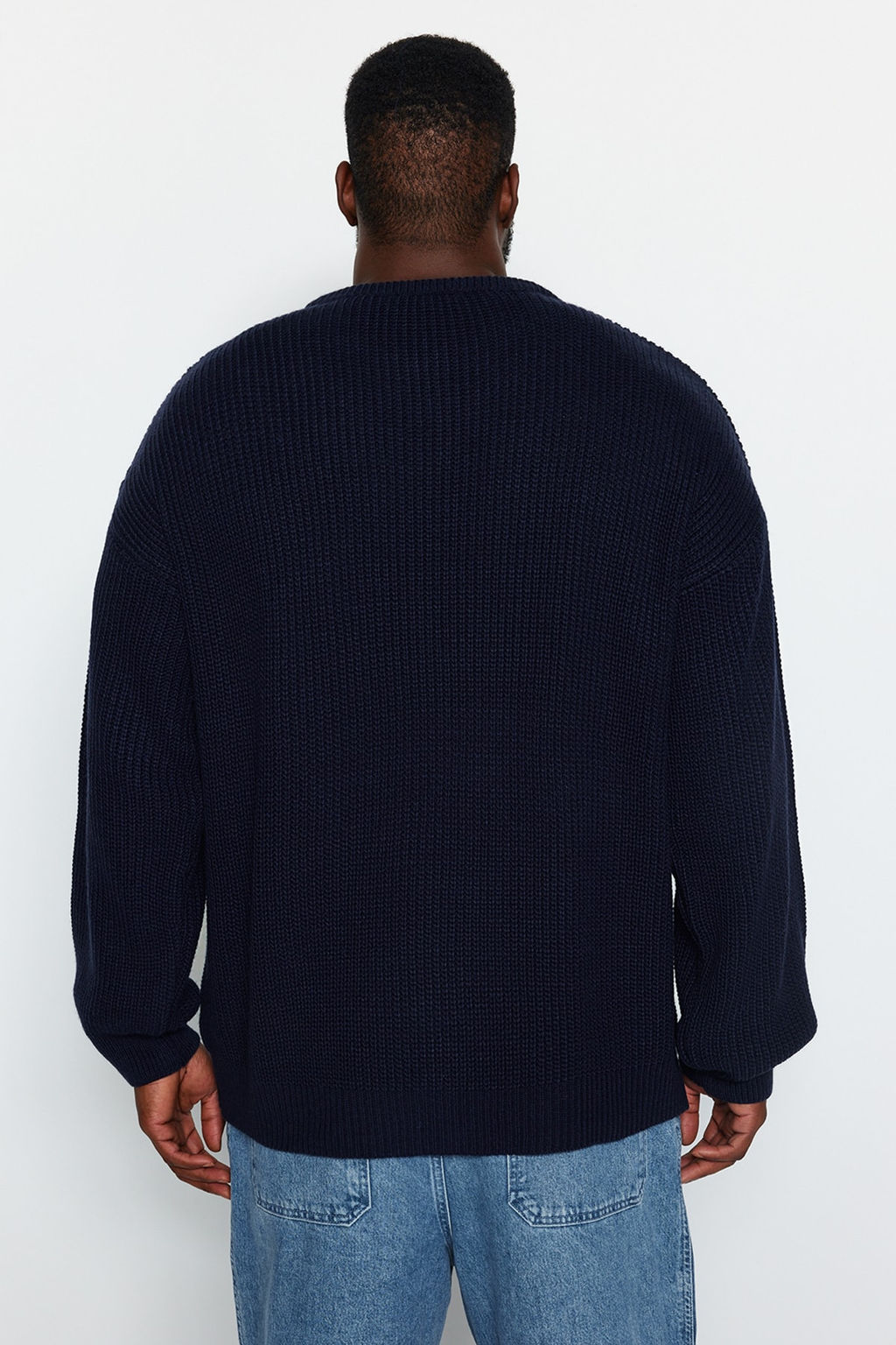 TRENDYOL MAN Lacivert Buyuk Beden Oversize Fit Genis Kal?p Bisiklet Yaka Basic Triko Kazak TMNAW24AN00001 - Trendyolmilla фото 5