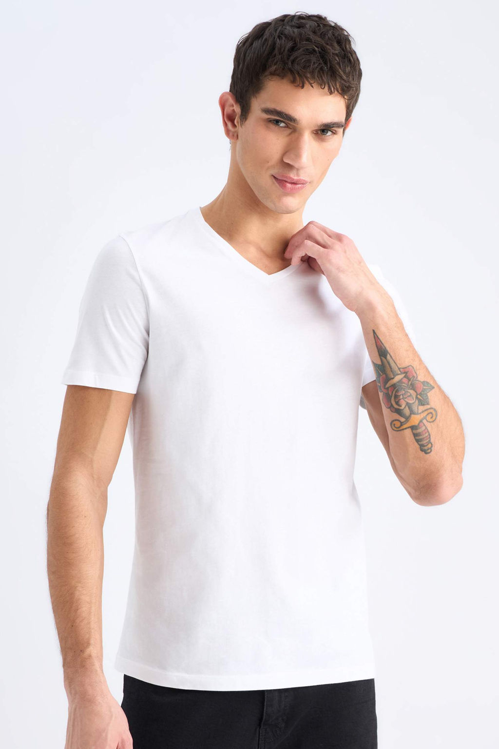 Slim Fit Dar Kesim V Yaka Basic Duz K?sa Kollu Tisort - Defacto фото 4