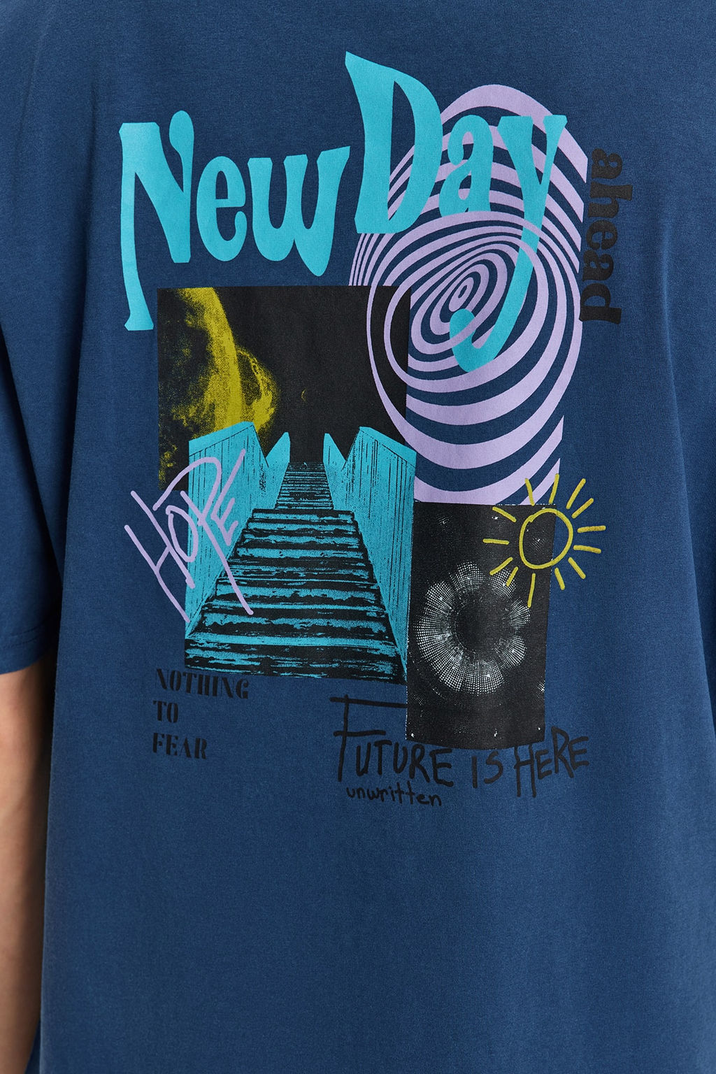 TRENDYOL MAN Indigo Oversize/Genis Kesim Eskitme/Soluk Efekt Mistik Bask?l? %100 Pamuklu T-Shirt TMNSS22TS0838 - Trendyolmilla фото 7