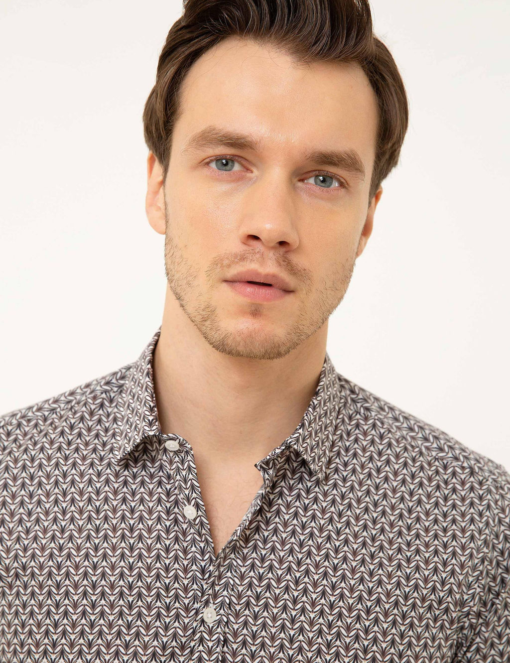 Темно-бордово-красная приталенная рубашка с длинным рукавом - Cacharel фото 2