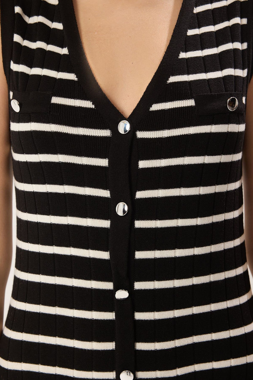 TRENDYOLMILLA Siyah Cizgili Maxi Cizgili Triko Elbise TWOSS25EL00508