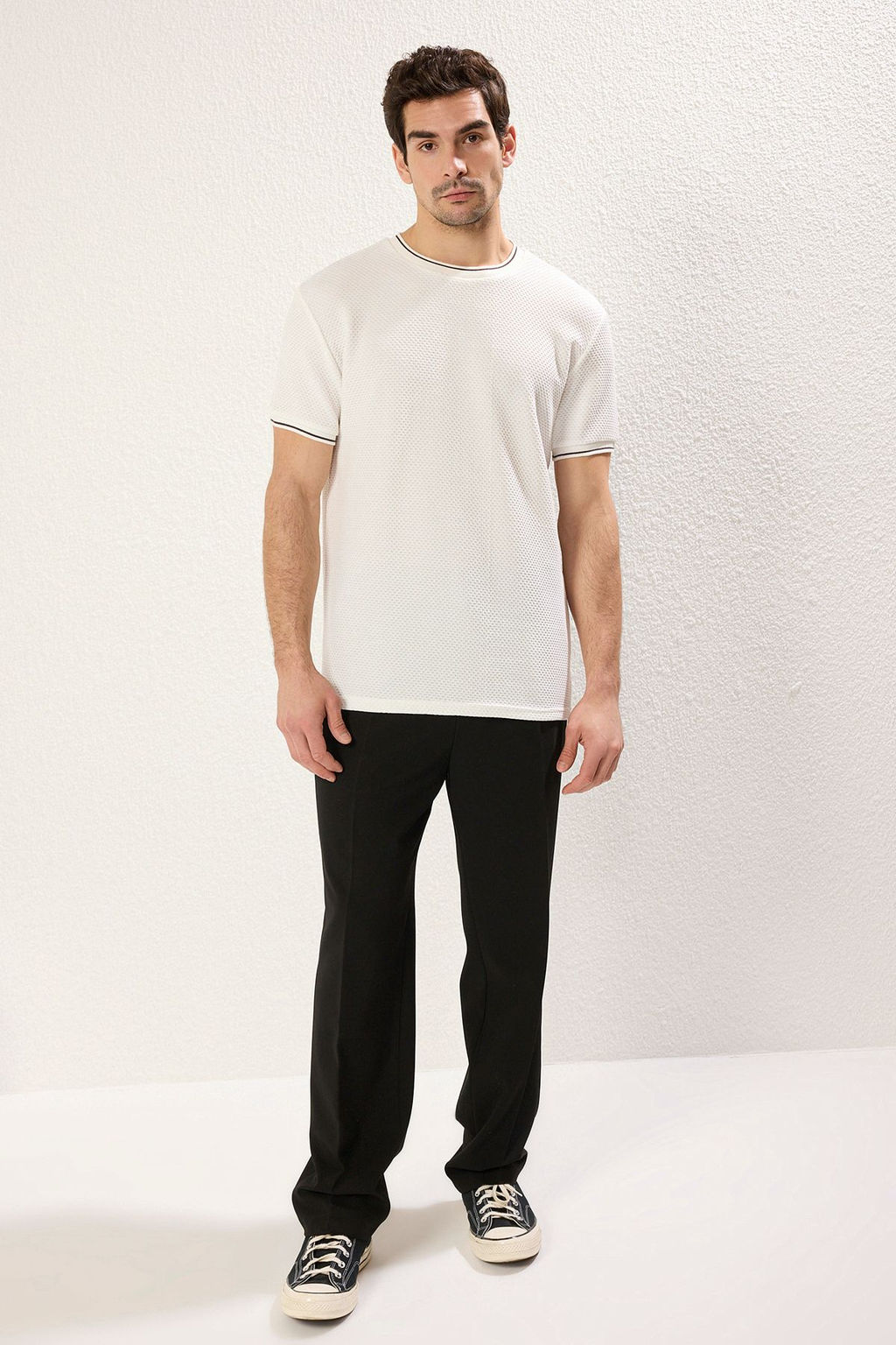 TRENDYOL MAN Beyaz Regular/Normal Kesim Dokulu Triko Bantl? T-Shirt TMNSS25TS00042 - Trendyolmilla фото 5
