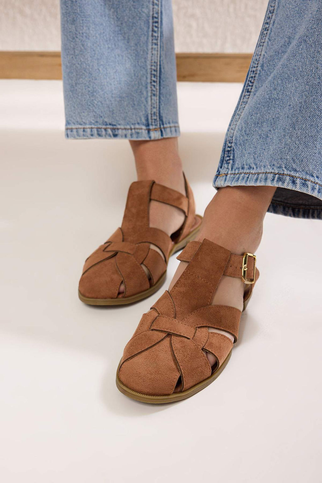 Taba Suet Duz Taban Yuvarlak Burun Kad?n Sandalet TAKSS25SD00059 - Trendyolmilla фото 2