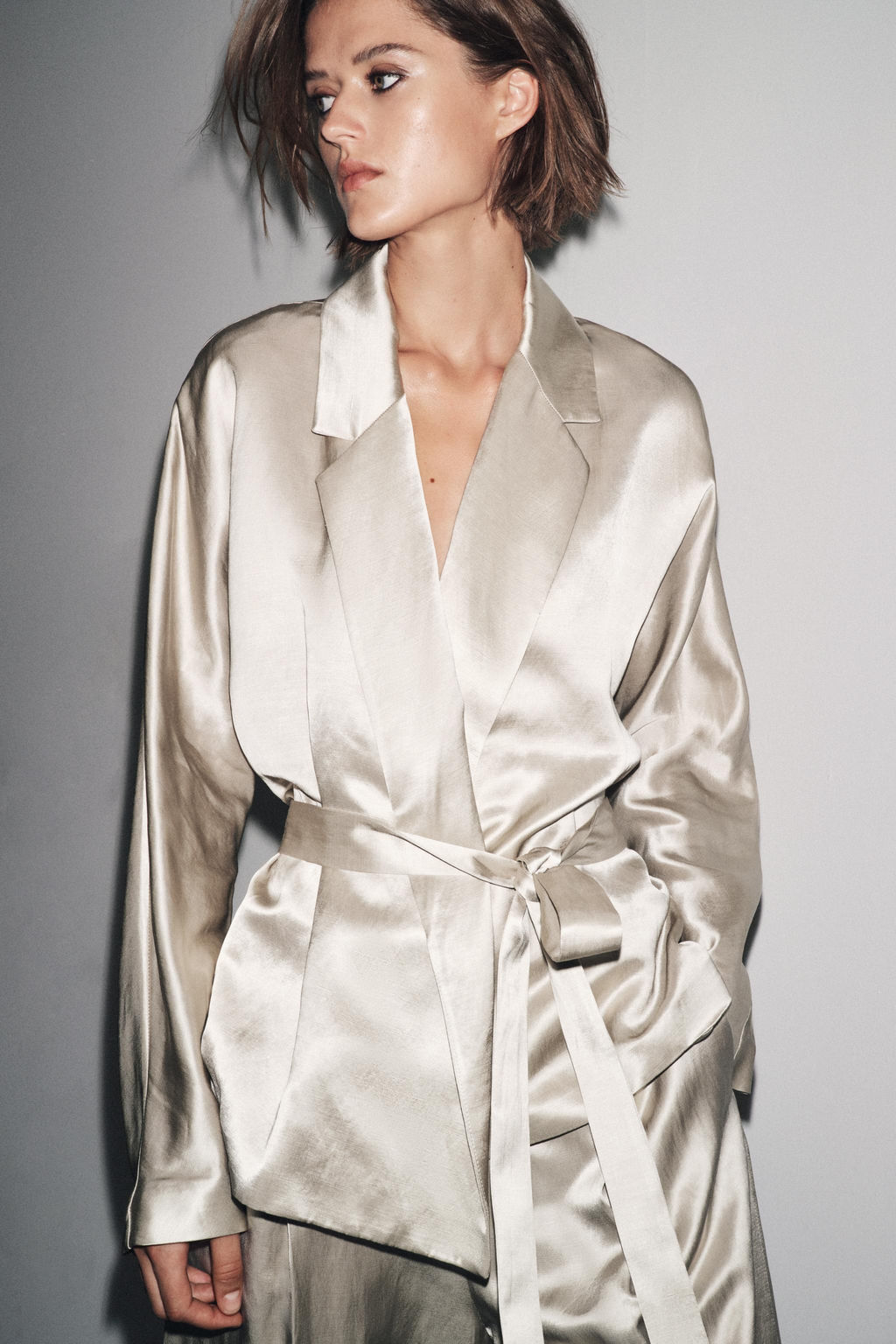 ZW COLLECTION LIMITED EDITION SATIN BELTED BLAZER - Zara фото 2