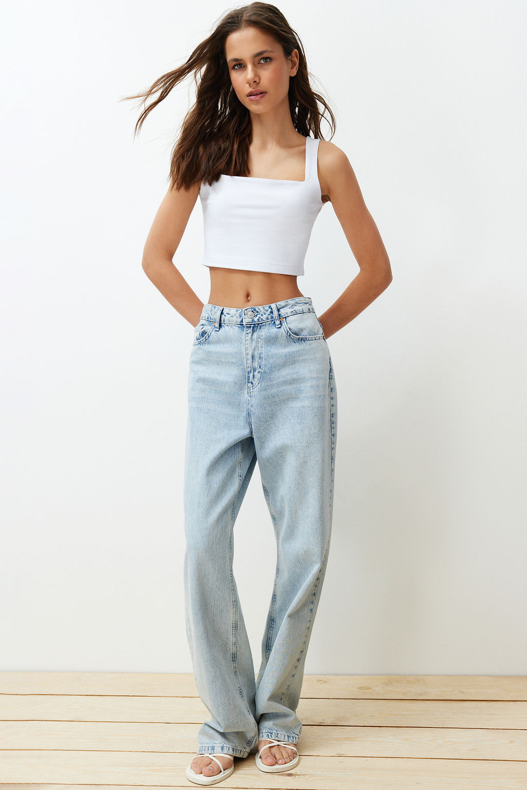 Beyaz Duz Slim Kare Yaka Super Crop Orme Atlet TWOSS24AL00031
