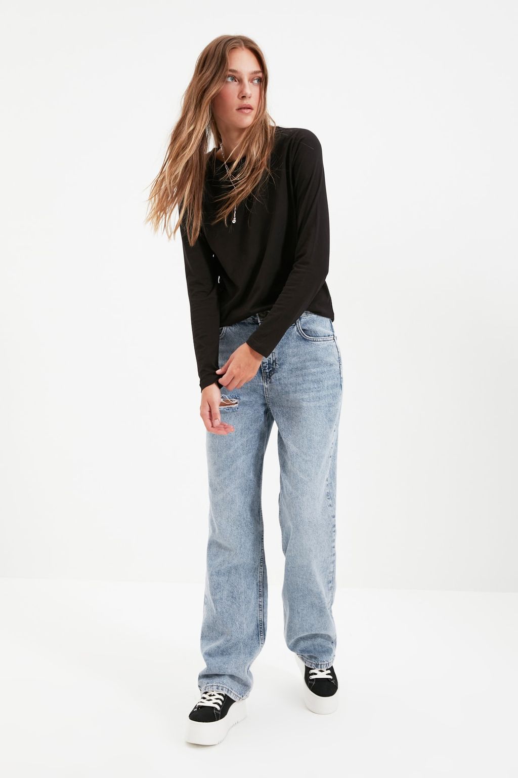 TRENDYOLMILLA Beyaz %100 Pamuk Uzun Kollu Bisiklet Yaka Regular/Normal Kal?p Basic Orme T-Shirt TWOAW21TS0098  фото 18