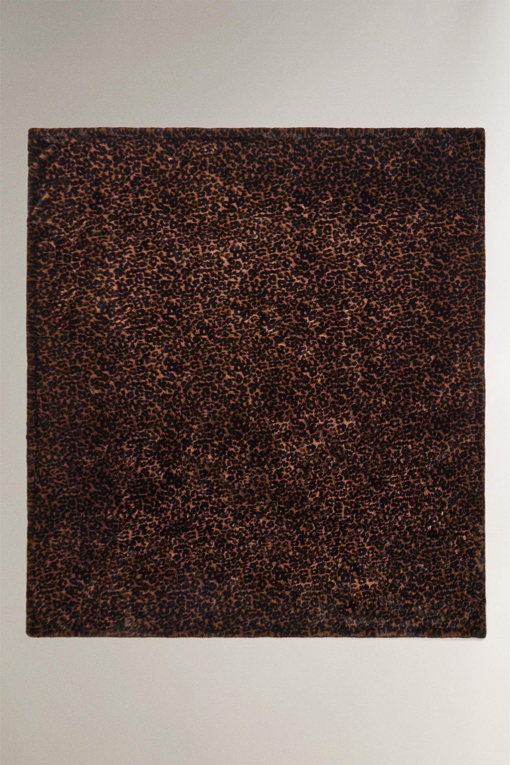 LEOPARD PRINT FAUX FUR THROW