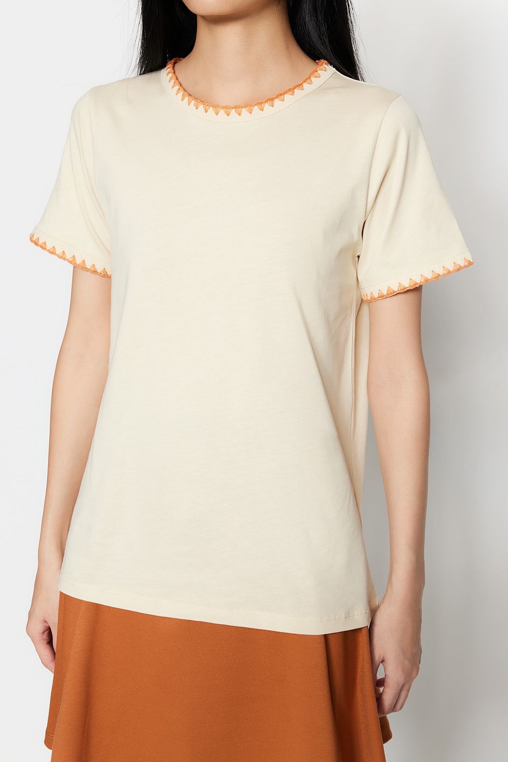 Tas %100 Pamuk Kontrast Dikis Detayl? Basic Bisiklet Yaka Orme T-Shirt TWOSS19AD0085