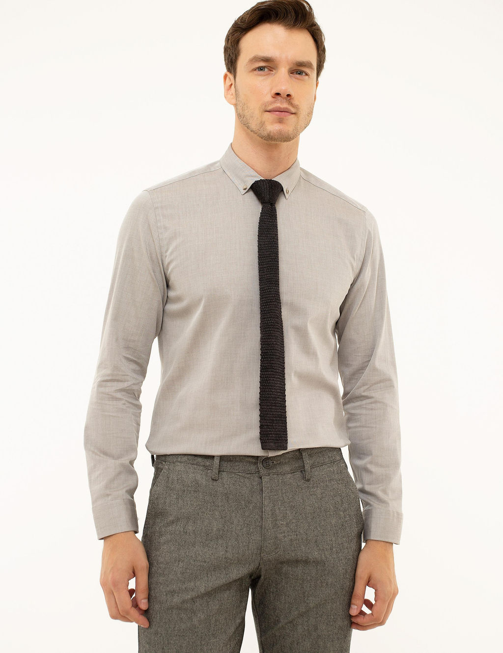 Светло-коричневая приталенная рубашка с длинным рукавом