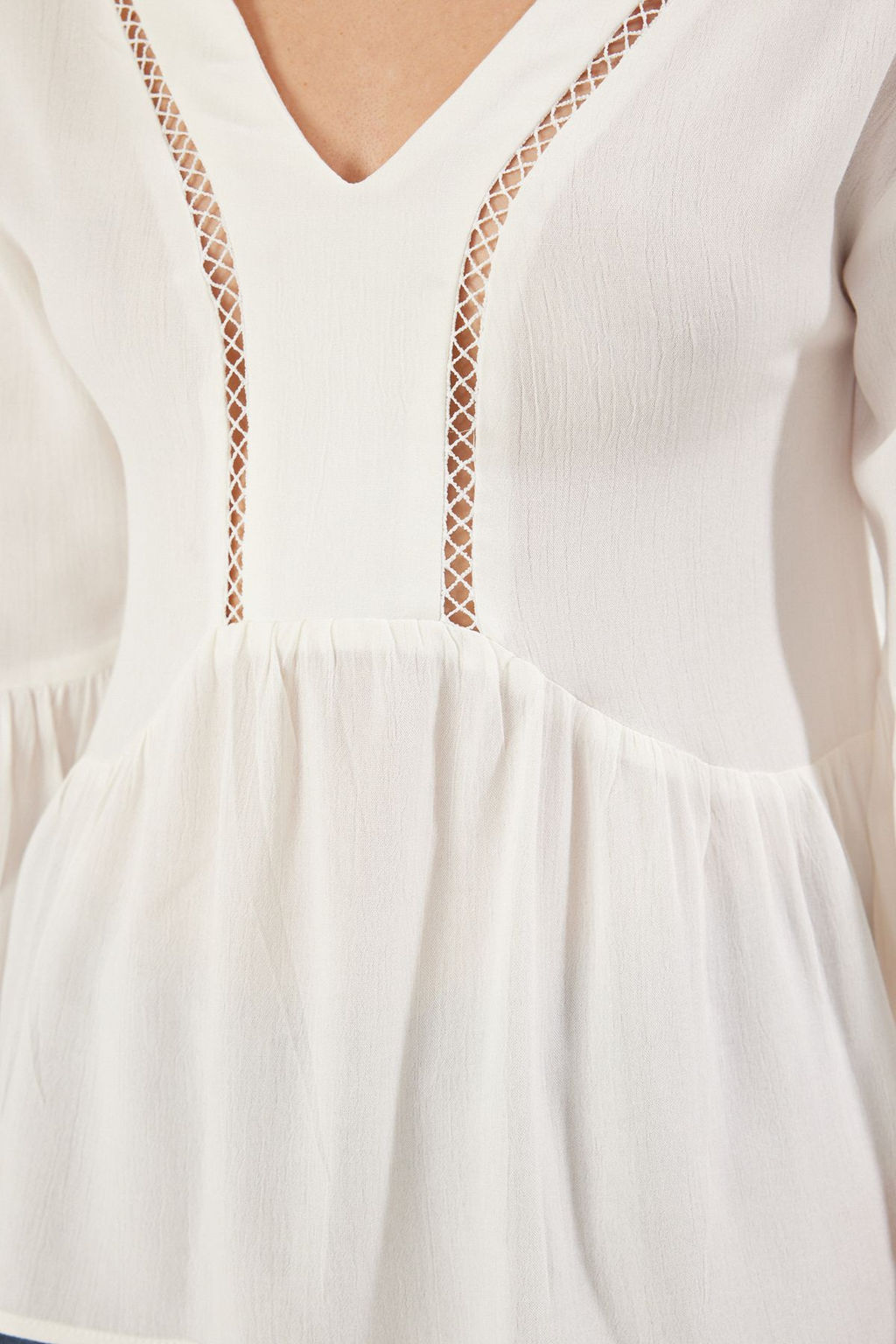 Trendyolmilla Beyaz Dantel Detayl? Boho Dokuma Bluz TWOSS25BZ00250