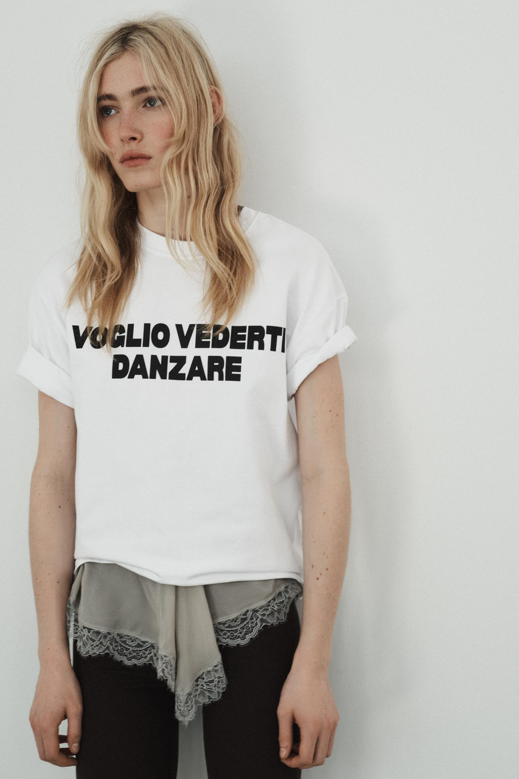 CAMISETA TEXTO DELANTERO / Blanco