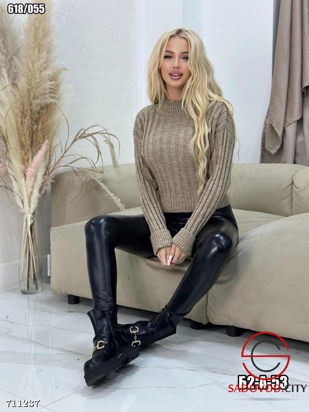 Свитер женский вязанный